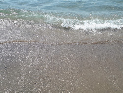 Foto di Arechi beach sorretto da scogliere