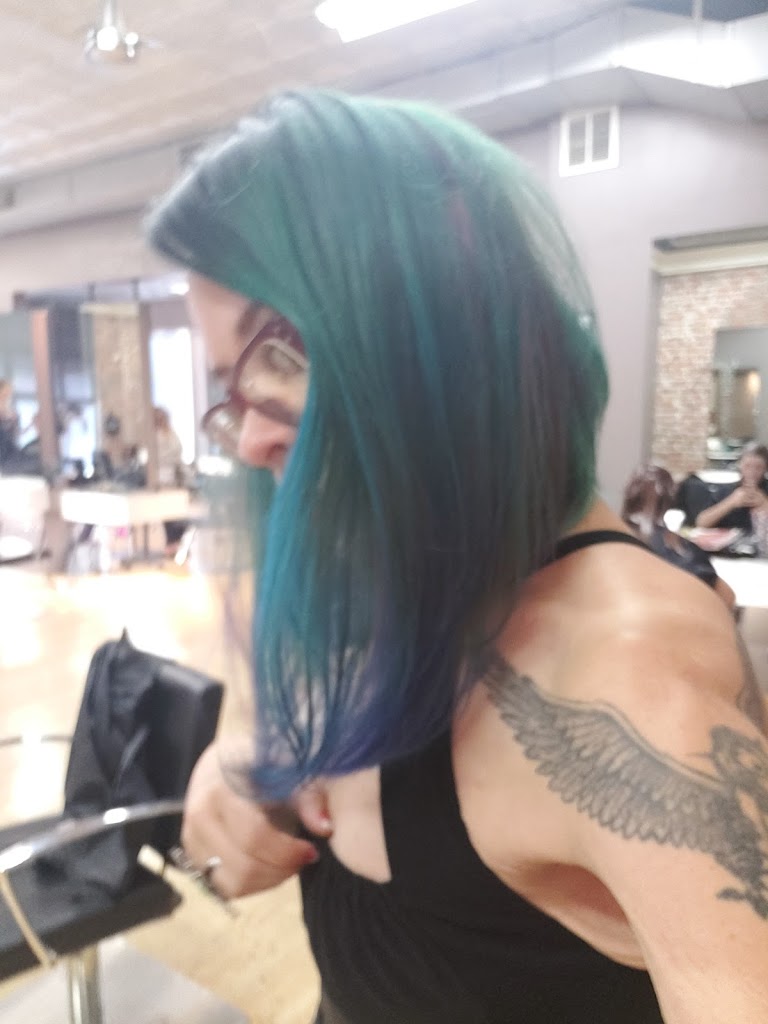 Ochoa Salon & Spa 01028