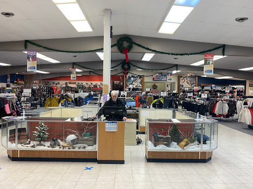 Boat Dealer «Buckeye Sports Center», reviews and photos, 4610 State Rd, Peninsula, OH 44264, USA