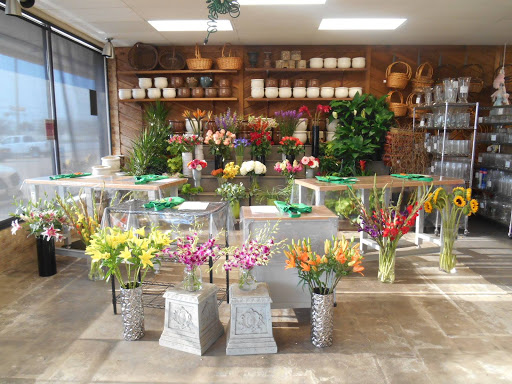 Florist «Petals & Stems Florist», reviews and photos, 13319 Montfort Dr, Dallas, TX 75240, USA