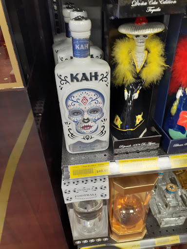 Liquor Store «Fort Worth Discount Liquor», reviews and photos, 1120 N Beach St, Fort Worth, TX 76111, USA