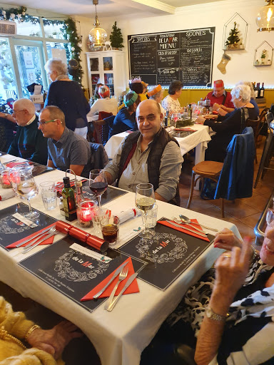 Restaurante De La Mar - Puerto Paraíso, 29, 29680 Estepona, Málaga