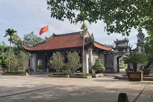 Hai Ba Trung Shrine image