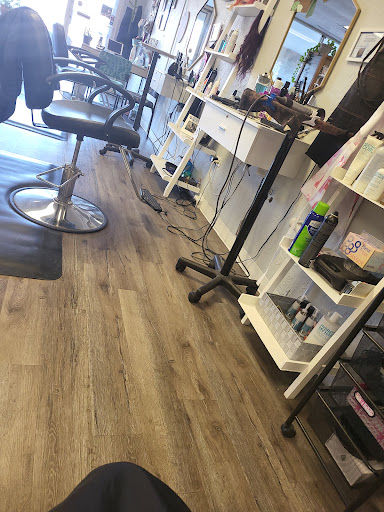 Beauty Salon «Formula Salon», reviews and photos, 320 E Commercial St, Springfield, MO 65803, USA