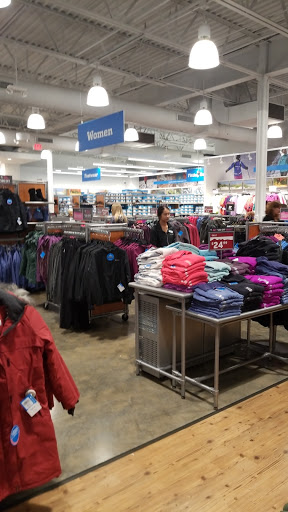Sportswear Store «Columbia Sportswear Outlet Store at Premium Outlets», reviews and photos, 1650 Premium Outlet Blvd #1450, Aurora, IL 60502, USA