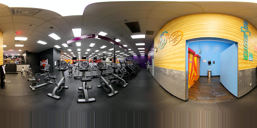 Health Club «Crunch - Greenpoint», reviews and photos, 825 Manhattan Ave, Brooklyn, NY 11222, USA