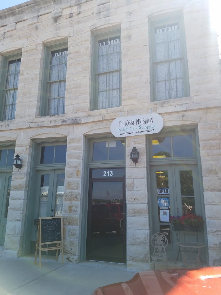 The Bobby Pin Salon TX 78611 Services and Reviews