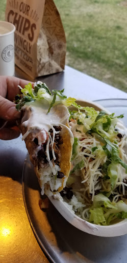 Mexican Restaurant «Chipotle Mexican Grill», reviews and photos, 420 S Hurstbourne Pkwy, Louisville, KY 40299, USA