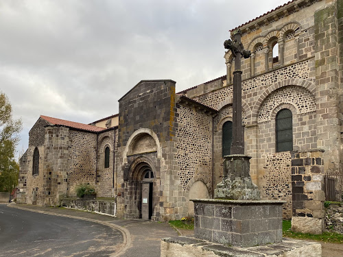 attractions Abbaye de Mozac Mozac