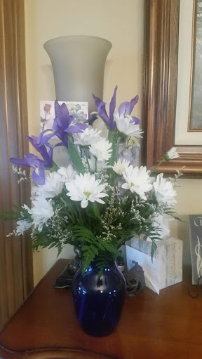 Florist «Bud and Bloom Florist», reviews and photos, 355 N Morton St, Franklin, IN 46131, USA