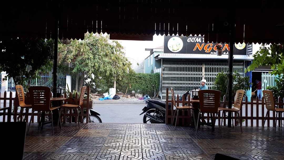 Quán Cafe XOM