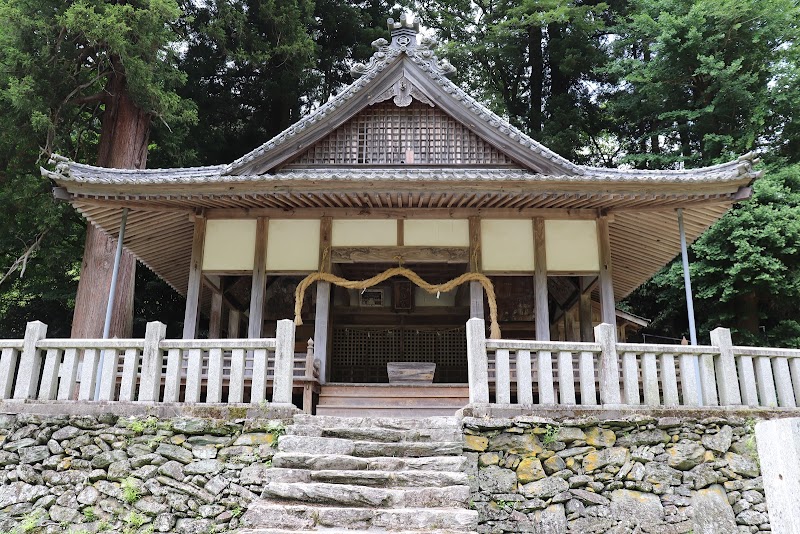 烏帽子杜三島神社