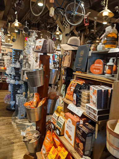 Cracker Barrel Old Country Store image 7