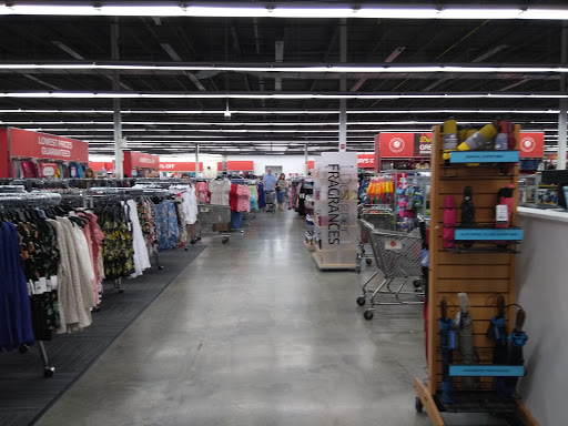 Outlet Store «VF Outlet», reviews and photos, 375 Faunce Corner Rd, North Dartmouth, MA 02747, USA