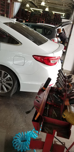 Tire Shop «Discount Tire Store - Auburn, WA», reviews and photos, 901 Outlet Collection Way, Auburn, WA 98001, USA