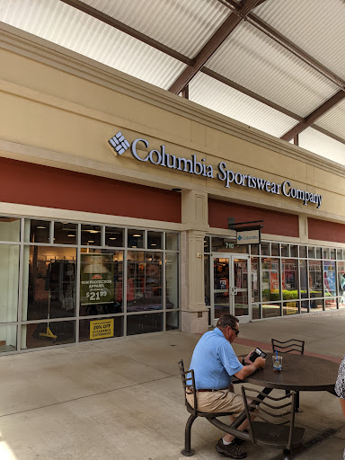 Sportswear Store «Columbia Sportswear Outlet Store at Tanger Outlets», reviews and photos, 4000 Arrowhead Blvd #710, Mebane, NC 27302, USA
