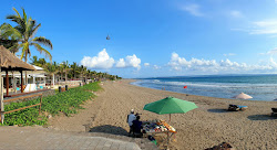 Foto van Petitenget Beach en de nederzetting