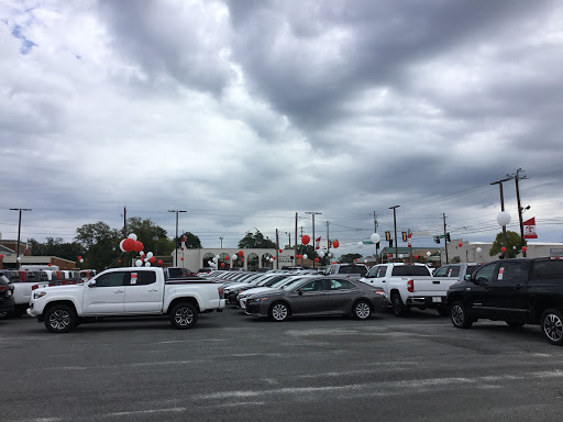 Toyota Dealer «Pitts Toyota», reviews and photos, 210 N Jefferson St, Dublin, GA 31021, USA