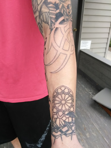 Tattoo Shop «Art In Motion Inc Tattooing», reviews and photos, 415 S Broadway St, Medina, OH 44256, USA