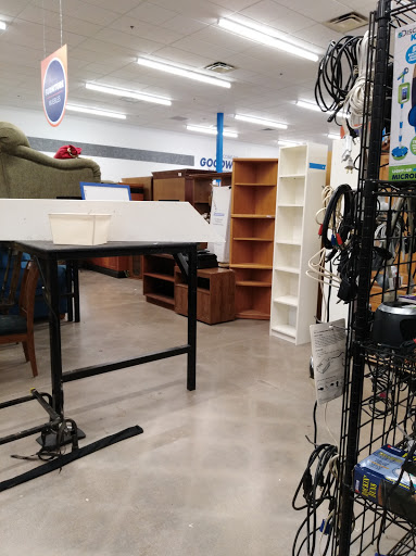 Thrift Store «Hayden & Raintree Goodwill Retail & Donation Center», reviews and photos, 8053 E Raintree Dr, Scottsdale, AZ 85260, USA