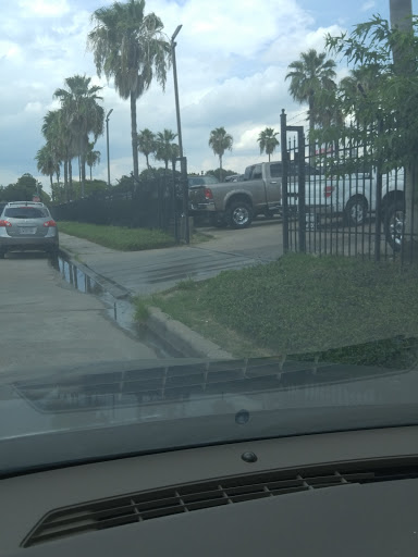 Used Truck Dealer «DN Motor Cars», reviews and photos, 9607 Linkmeadow Ln, Houston, TX 77025, USA