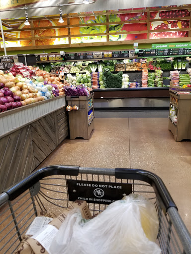 Grocery Store «Fresh Thyme Farmers Market- W. Des Moines», reviews and photos, 2900 University Ave, West Des Moines, IA 50266, USA