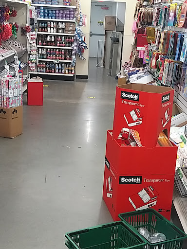 Dollar Store «Dollar Tree», reviews and photos, 3151 Solomons Island Rd, Edgewater, MD 21037, USA
