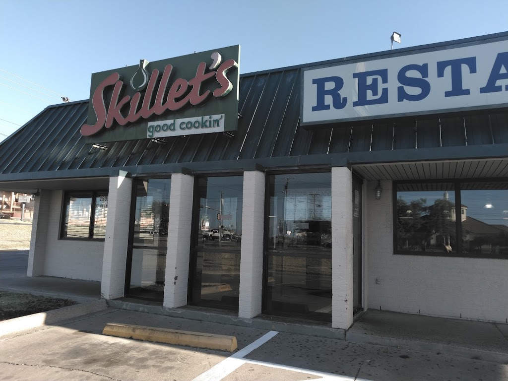 Skillets Restaurant 78852