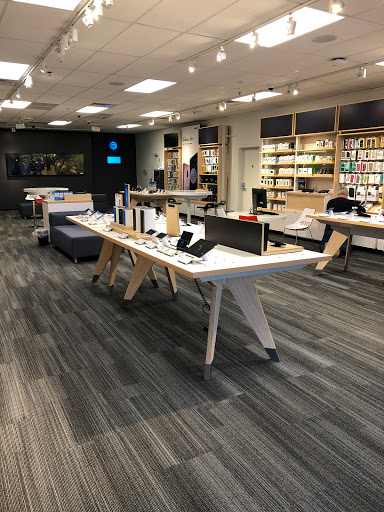 Cell Phone Store «AT&T», reviews and photos, 205 S Stratford Rd d, Winston-Salem, NC 27103, USA