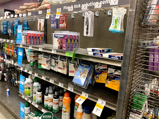 Pet Supply Store «Unleashed by Petco», reviews and photos, 520 S 23rd St, Philadelphia, PA 19146, USA