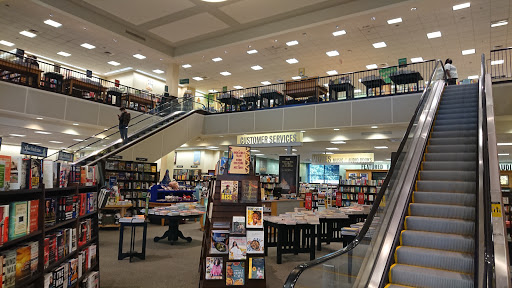 Book Store «Barnes & Noble», reviews and photos, 4020 Sharon Rd, Charlotte, NC 28211, USA