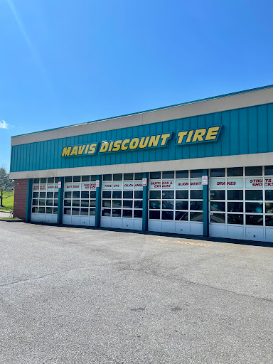 Tire Shop «Mavis Discount Tire», reviews and photos, 650 Simpson Dr, Chester Springs, PA 19425, USA