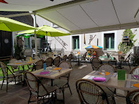 Atmosphère du Restaurant Le Pré Vert à Gaillon - n°1