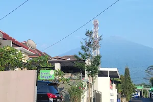 Rumah Singgah GWK Syariah (hotel) ) image