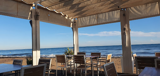 Ресторан на пляже Вергеля - Carrer Riu Alcorà, 12, 03779 Dénia, Alicante, España