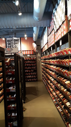 Shoe Store «Vans», reviews and photos, 4250 W Anthem Way, Phoenix, AZ 85086, USA