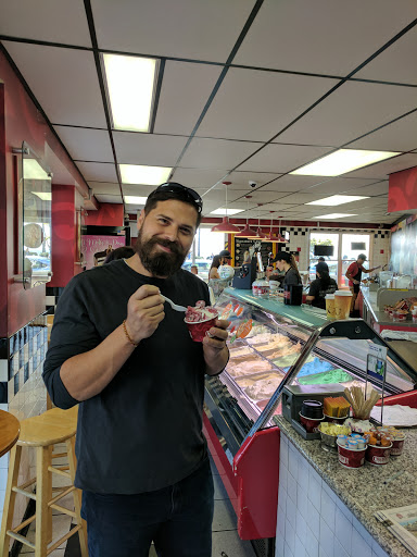 Ice Cream Shop «Cold Stone Creamery», reviews and photos, 101 Main St K, Seal Beach, CA 90740, USA