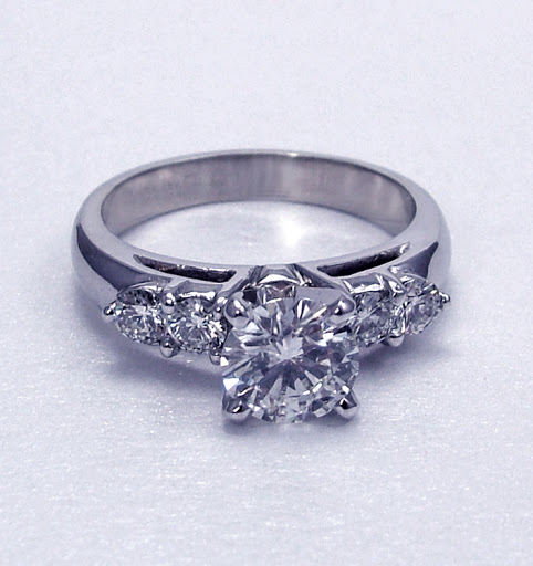 Jewelry Store «Swissa Jewelers», reviews and photos, 1905 Queen Anne Ave N, Seattle, WA 98109, USA