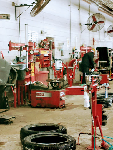 Tire Shop «Discount Tire», reviews and photos, 5505 South La Grange Road, Countryside, IL 60525, USA