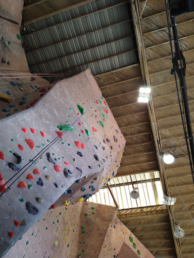 Gym «Hangar 18 Indoor Climbing Gym - Upland», reviews and photos, 256 E Stowell St, Upland, CA 91786, USA