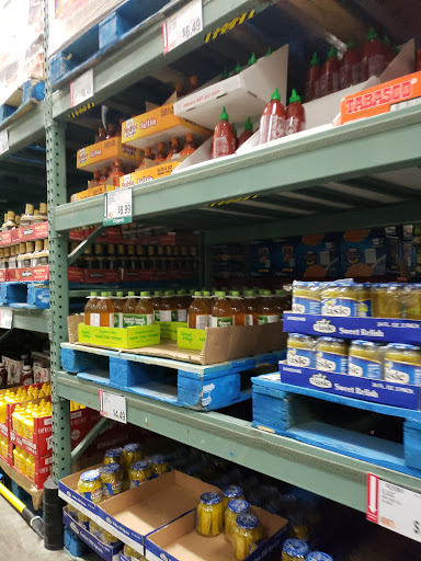 Shopping Mall «Metro Mall-Middle Village», reviews and photos, 6626 Metropolitan Ave, Middle Village, NY 11379, USA