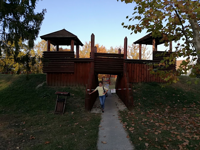 Opinii despre Center Söröző în Szentes - Kocsma