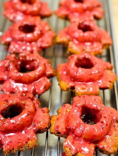 Donut Shop «Family Donut Shop», reviews and photos, 2100 N Northgate Way, Seattle, WA 98133, USA