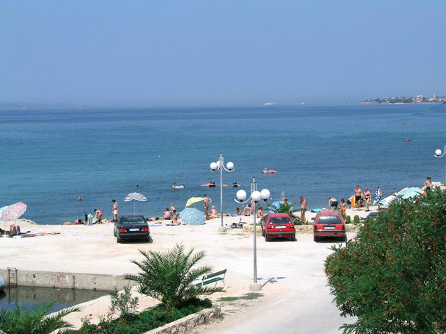 Foto von Bibinjski Mlikaric beach mit kleine bucht