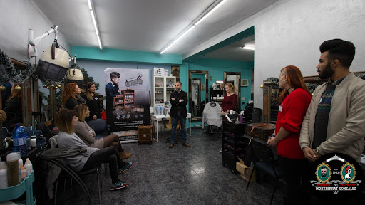 ACADEMIA DE Peluquería Y Barbería C.E.P. MONTSERRAT GONZÁLEZ en Adra, Almería