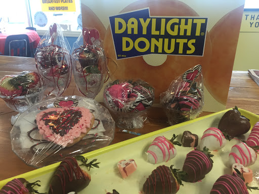 Donut Shop «Daylight Donuts», reviews and photos, 7 Bruce St, Morrilton, AR 72110, USA