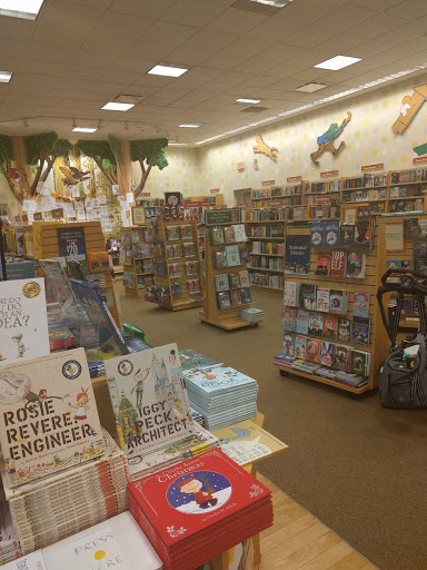 Book Store «Barnes & Noble», reviews and photos, 102 Commons Dr, Geneva, IL 60134, USA