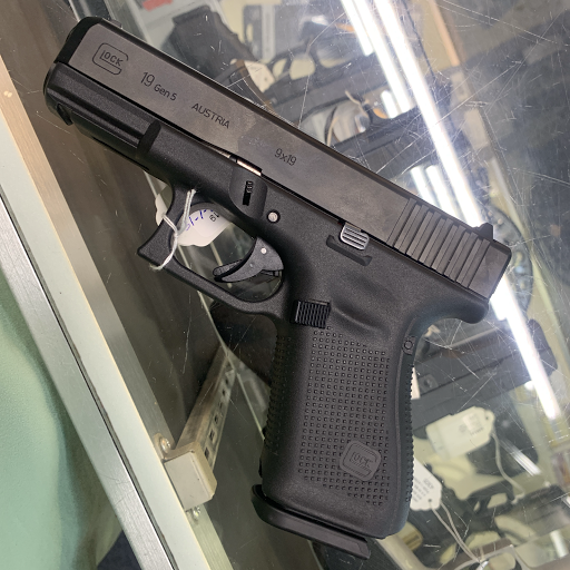 Gun Shop «South Dade Jewelry & Gun Exchange», reviews and photos, 20848 S Dixie Hwy, Miami, FL 33189, USA