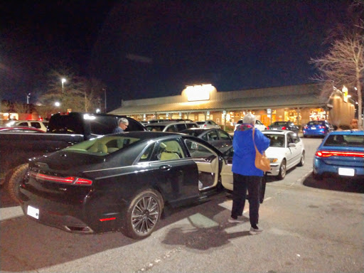 American Restaurant «Cracker Barrel Old Country Store», reviews and photos, 3701 Elmsley Ct, Greensboro, NC 27406, USA