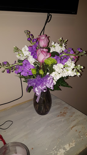 Gift Basket Store «FLOWERS BY TARA AND JEWELRY WORLD», reviews and photos, 2087 Wilma Rudolph Blvd, Clarksville, TN 37040, USA